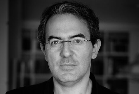 Juan Gabriel Vásquez: «El buen periodismo es esa gota que va horadando la piedra»