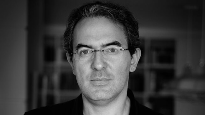 Juan Gabriel Vásquez: «El buen periodismo es esa gota que va horadando la piedra»