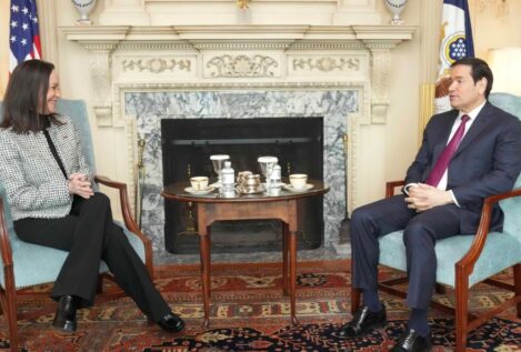 La oposición en Venezuela cae entre el fuego amigo de Trump y el poder chavista