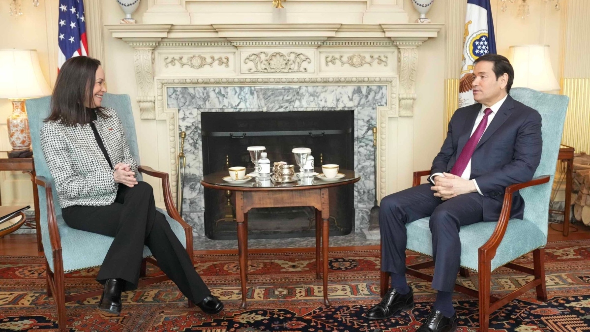 La oposición en Venezuela cae entre el fuego amigo de Trump y el poder chavista