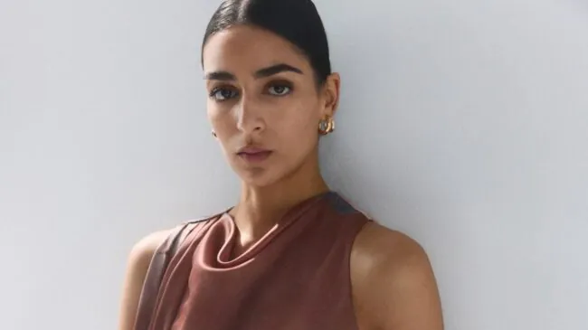 Las blusas de Zara y Mango claves para un look de invitada de boda en primavera 2026