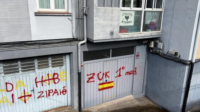 Aparecen pintadas contra el consejero Bingen Zupiria y la Ertzaintza en Hernani (Guipúzcoa)