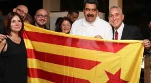 Venezuela celebra que diez ayuntamientos catalanes condenen la captura de Maduro