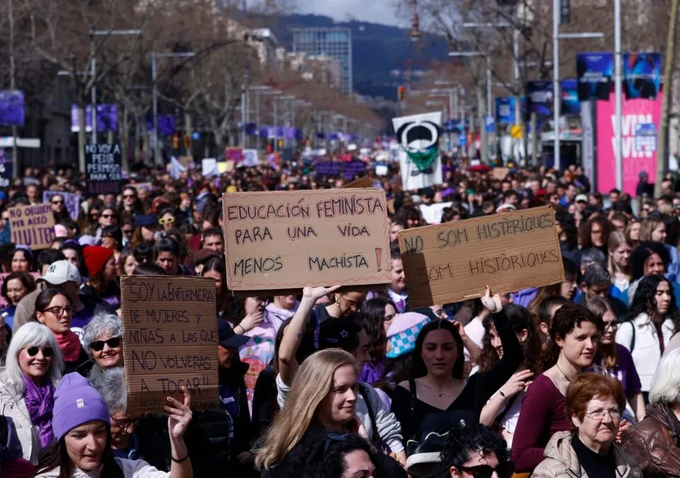 Las manifestaciones del 8-M en España, en imágenes