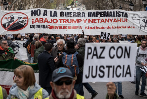 Unas 4.000 personas entonan el 'no a la guerra' en una manifestación en Madrid