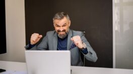 Adiós al debate: si el coche de tu vecino invade tu plaza de garaje, la Ley te da la razón para exigirle que no pise la línea