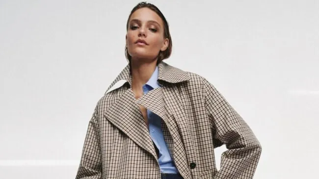 Nuevo en Zara, Mango y Primark: las gabardinas imprescindibles de entretiempo para esta primavera