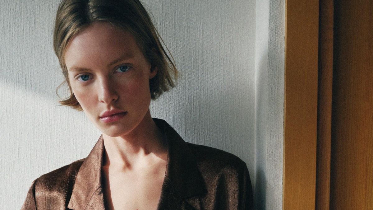 Nuevo en Zara: las ‘blazers’ de aire retro tendencia en primavera para combinar con vaqueros y bailarinas
