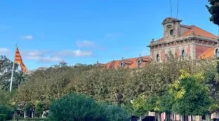 La Justicia obliga al Parlament a exhibir de forma permanente la bandera de España