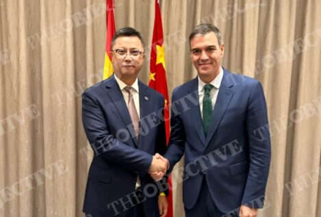 Zapatero organizó a sus clientes chinos una cita privada con Sánchez y Albares en Shanghái