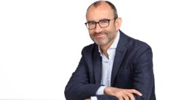 Rafael Santandreu, psicólogo, sobre encontrar la felicidad en la amistad: «Hay que saber esquivar los fallos de los otros»