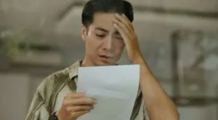 La Ley de Propiedad Horizontal lo confirma: si en una mudanza rompes el espejo del ascensor, lo pagas tú