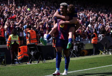 El Barça consolida su liderato ante el Rayo con un gol de Araujo