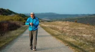 Sergio Peinado, entrenador personal: «No hace falta caminar 10.000 pasos para estar sano, lo importante es romper el sedentarismo»