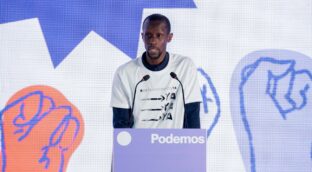 Podemos aprovecha el arresto de Serigne Mbayé para arremeter contra Sumar