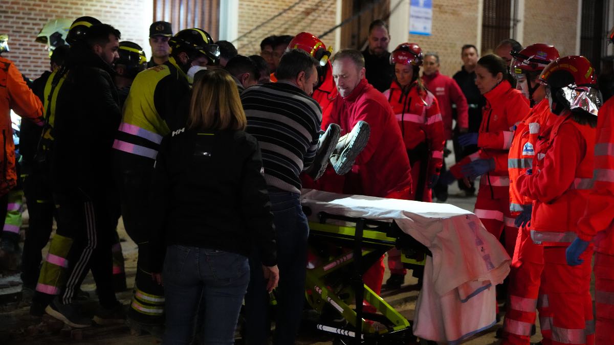 Rescatan a dos personas y un cadáver en un derrumbe en Siete Iglesias (Valladolid)
