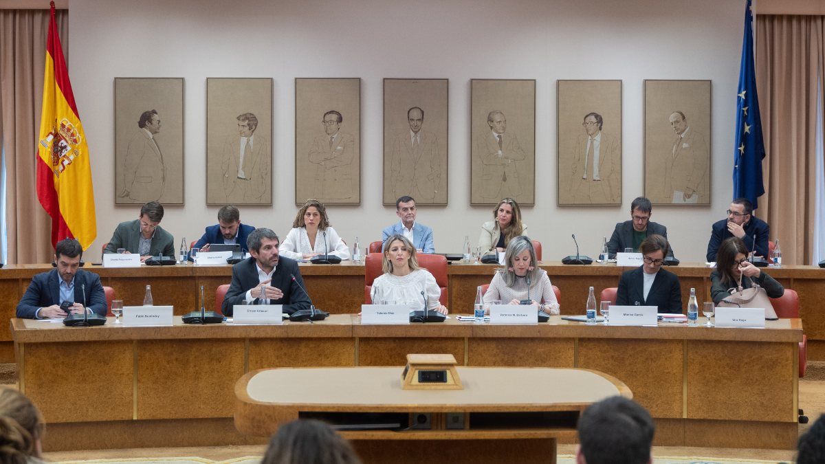 Un sondeo interno de Sumar confirma su desplome con la pérdida de la mitad de votos