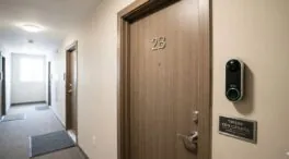 Cuidado con el 'timbre inteligente' de moda: la Ley te obligará a quitarlo si la cámara graba la puerta de tu vecino