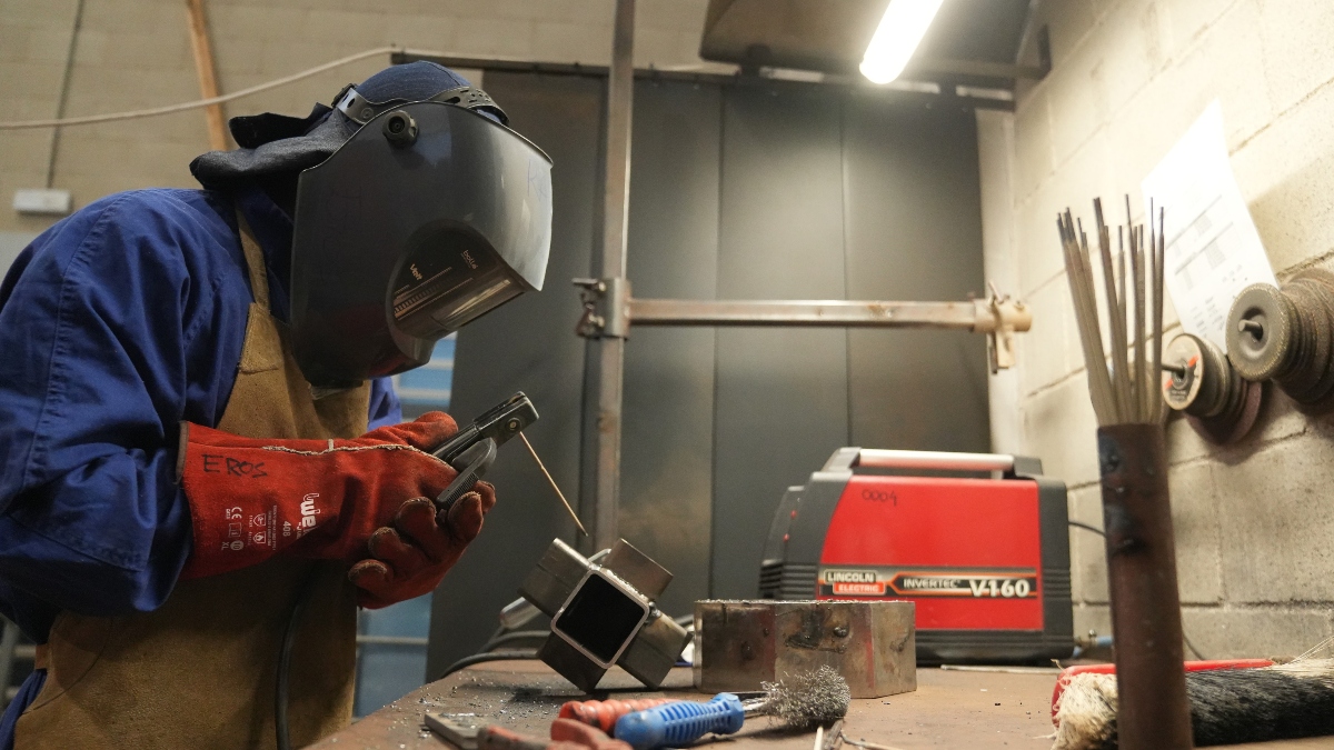 Casi 3.000 presos trabajan desde la cárcel para 88 empresas españolas