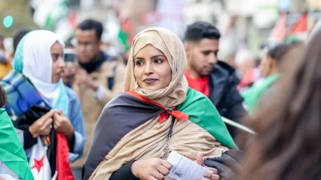 Igualdad se gasta 15.600 euros en un informe que defiende el uso del hiyab en los colegios