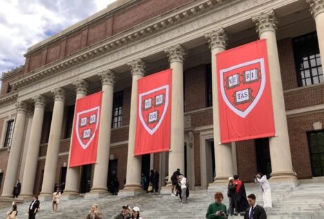 La Administración Trump demanda a Harvard por «discriminar» a alumnos judíos e israelíes