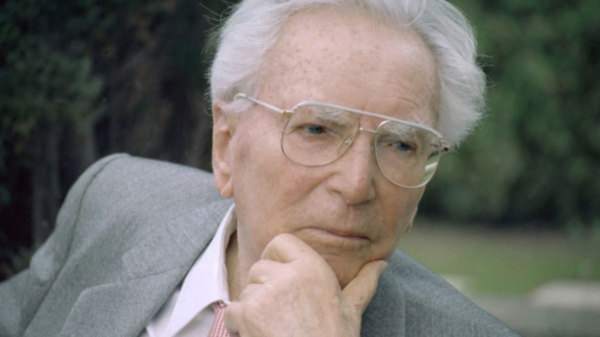 Viktor Frankl, psiquiatra, ya lo advirtió en 1946: «La felicidad no puede perseguirse, debe surgir como consecuencia de un sentido en la vida»