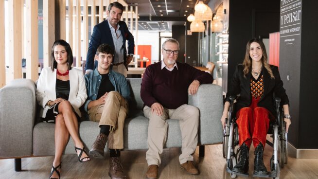 'Café para Cinco', la miniserie del Santander que protagoniza Arturo Valls