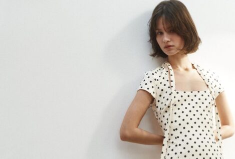 Adiós a los vestidos fruncidos: llegan a Zara y Mango los 10 vestidos para acertar esta Semana Santa combinándolos con botas altas
