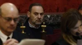 El abogado de Ábalos pide aplazar un mes el juicio por su «complejidad»