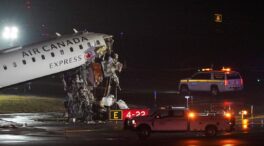 Mueren el piloto y el copiloto tras chocar un avión en un aeropuerto de Nueva York