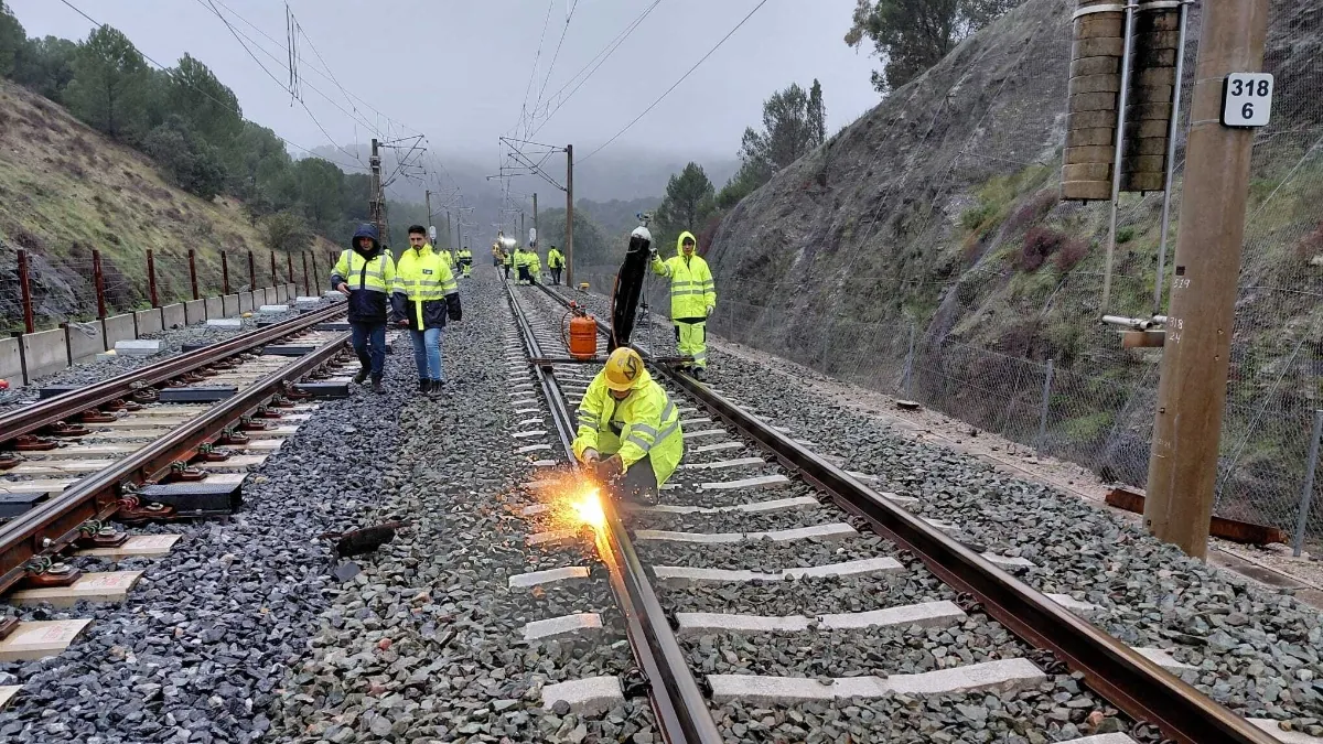 El misterio de la vía rota de Adamuz: tres trenes de pasajeros pasaron antes y no descarrilaron