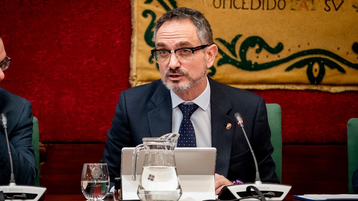 Dimite un concejal del PP en Móstoles tras la acusación de acoso contra el alcalde