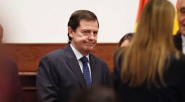 Mañueco inicia las reuniones con Vox para encaminar la legislatura