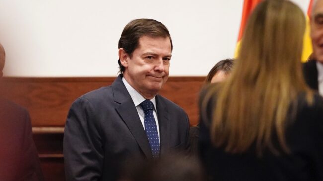 Mañueco inicia las reuniones con Vox para encaminar la legislatura