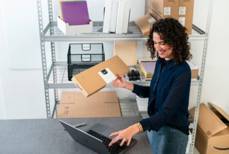 Amazon Business asegura que hizo ahorrar 60 millones a pymes en todo el mundo en 2025