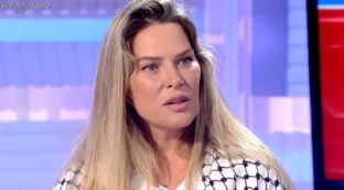 'Barbie Gaza' reaparece con el líder de Desokupa en un acto de conciliación