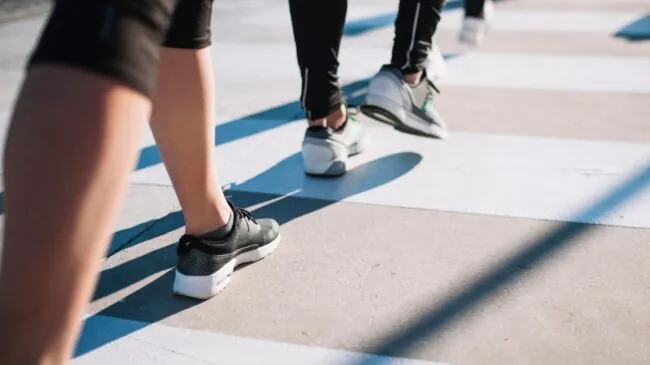 La manera de caminar revela el estado de ánimo, según un estudio