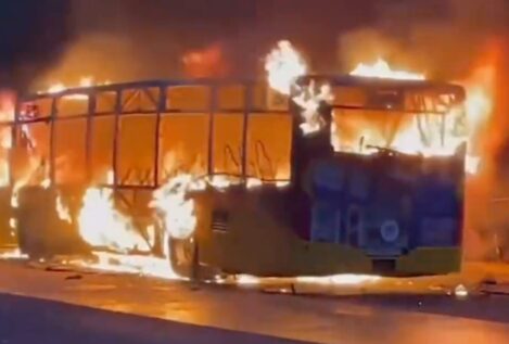 Al menos seis muertos tras prenderse fuego un hombre en un autobús en Suiza