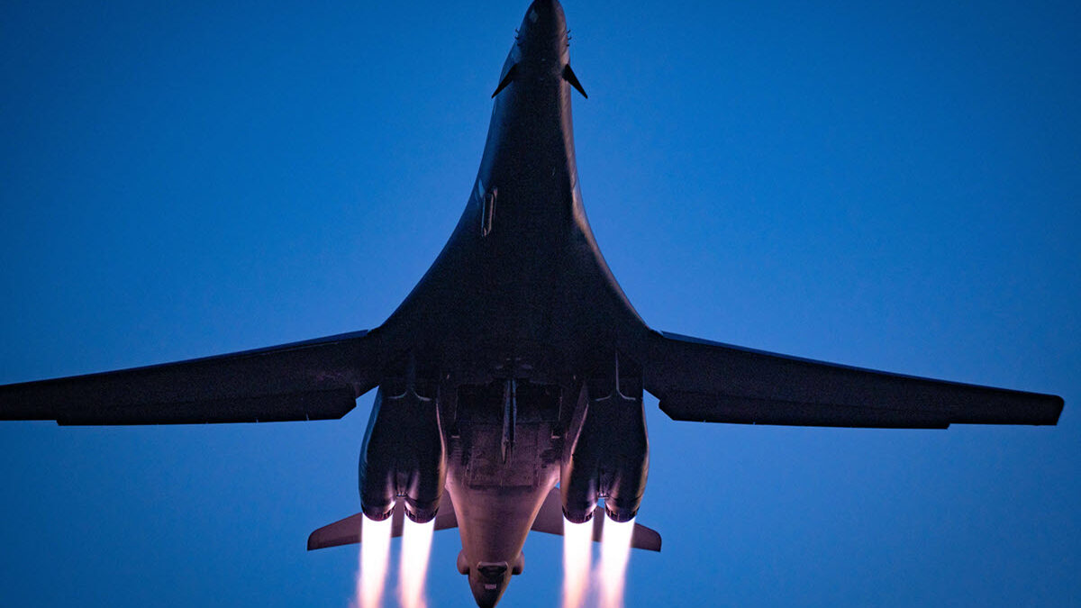 Sánchez mantiene abierto el espacio aéreo para EEUU pese al cierre de Morón y Rota