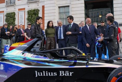 Ayuso recibe a la Fórmula E: «Somos una región imprescindible en el deporte y el motor»