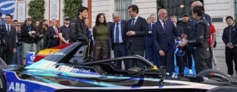 Ayuso recibe a la Fórmula E: «Somos una región imprescindible en el deporte y el motor»