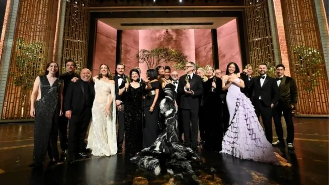 Javier Bardem rompe el silencio político en unos Oscar largos que coronan ‘Una batalla tras otra’