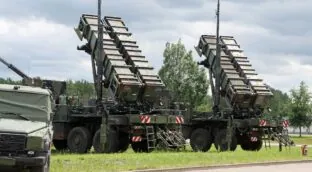 Turquía anuncia que baterías antiaéreas de la OTAN neutralizan otro misil lanzado desde Irán