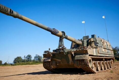 Indra se alía con la surcoreana Hanwha para desarrollar su programa de blindados