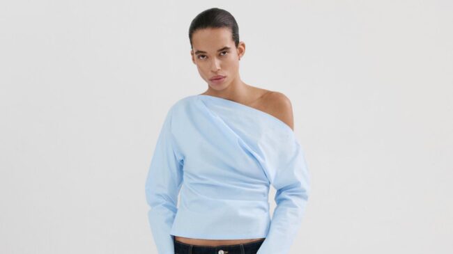 Ni 'top' ni camiseta: las blusas de estampado de Zara, Mango y Primark perfectas para combinar con vaqueros esta primavera