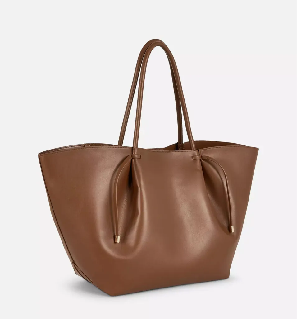 Bolso estilo shopper de Primark. (PVP: 25€)