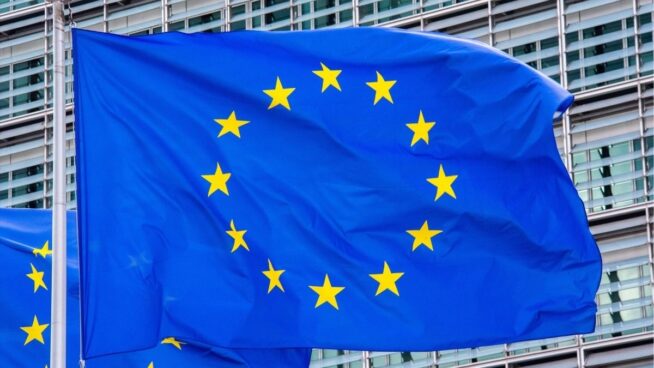 Bruselas insta a los países de la UE a prohibir las terapias de conversión sexual