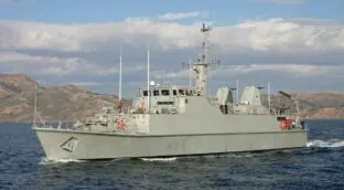 Irán abre la puerta al paso de buques españoles por el estrecho de Ormuz