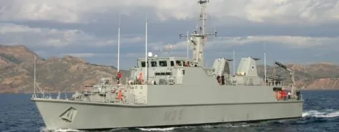 Irán abre la puerta al paso de buques españoles por el estrecho de Ormuz