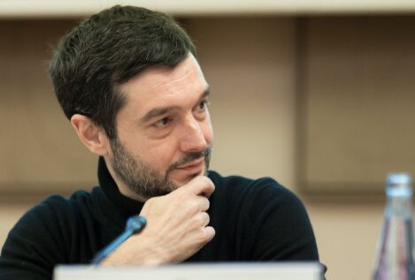 Consumo avisa a 13 fondos e inmobiliarias de que han de aceptar prorrogar alquileres